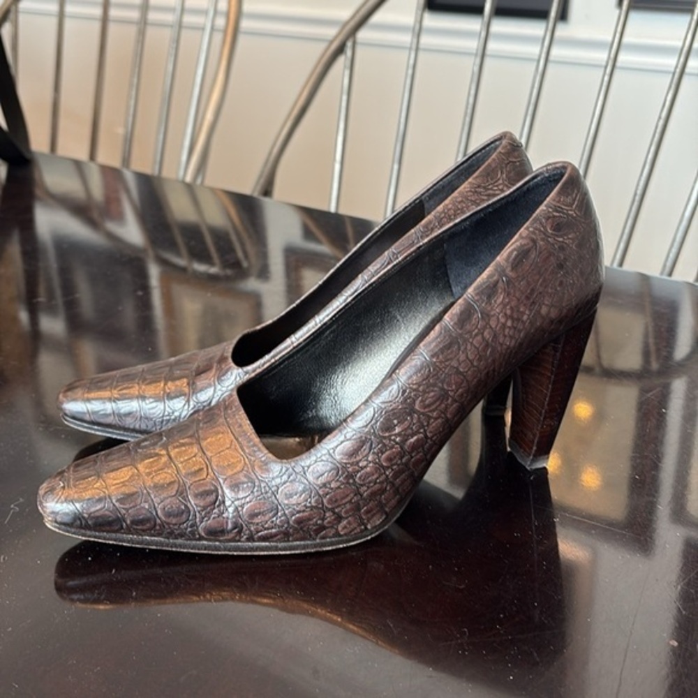 🐳 CK Calvin Klein dark brown alligator embossed leather, offset sculptural heels